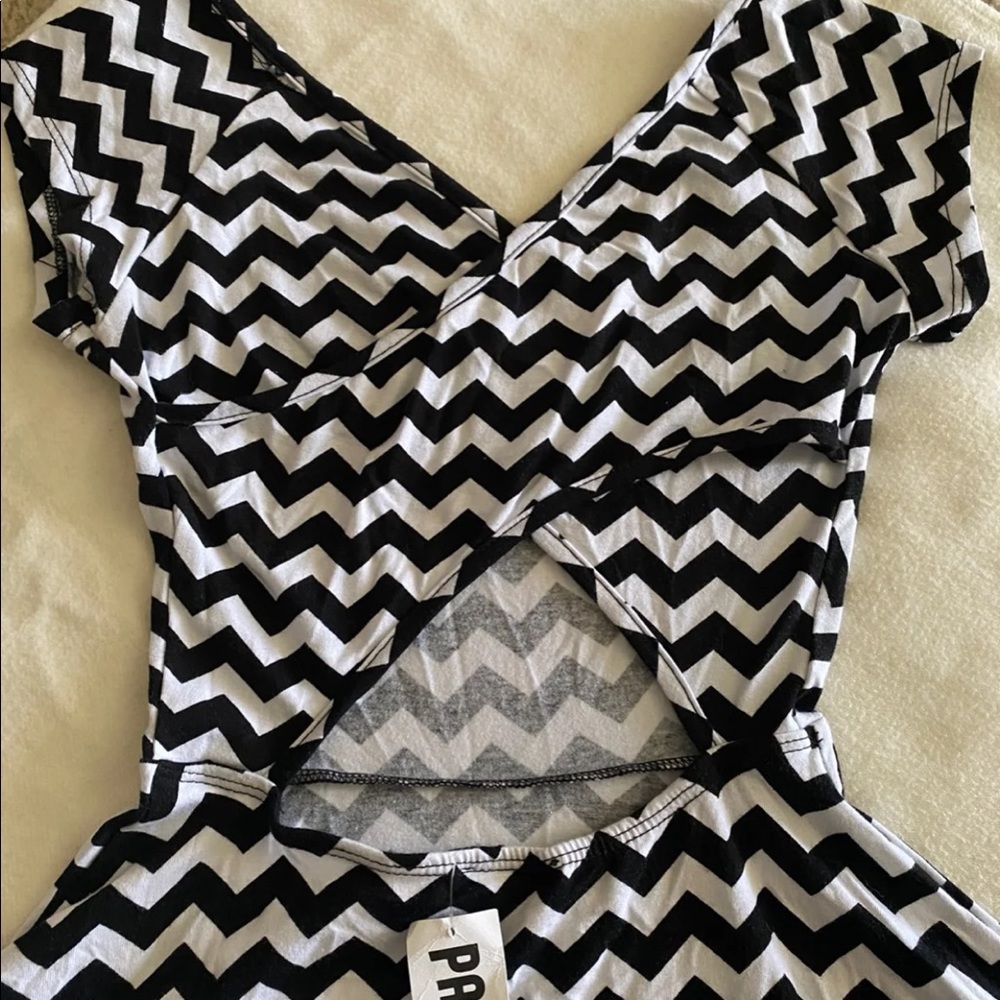 Dress - Picture 4 of 6